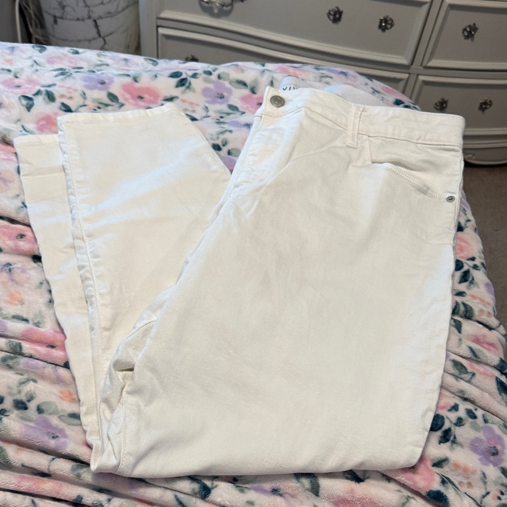 Ava & Viv Women's White Straight Leg Jeans